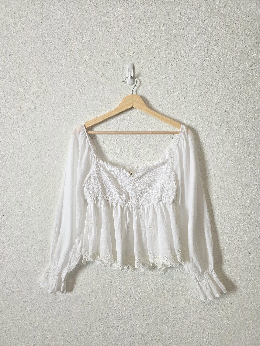 AE White Smocked Eyelet Puff Sleeve Top M